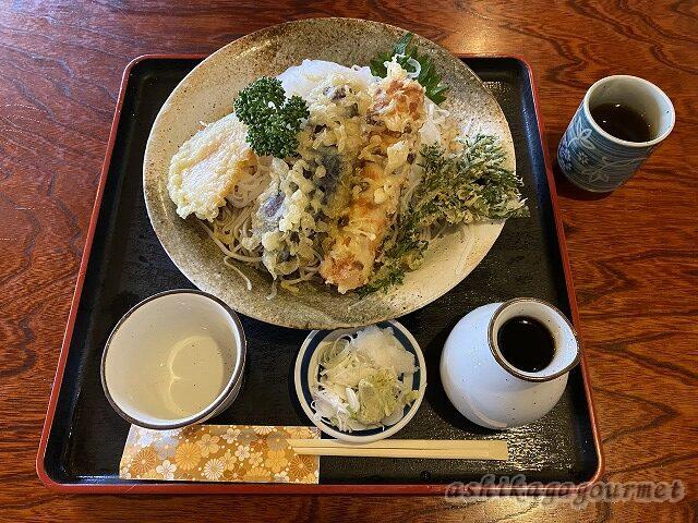 【足利】食べきれる自信はありますか！？ デカ盛り “そば処 山”